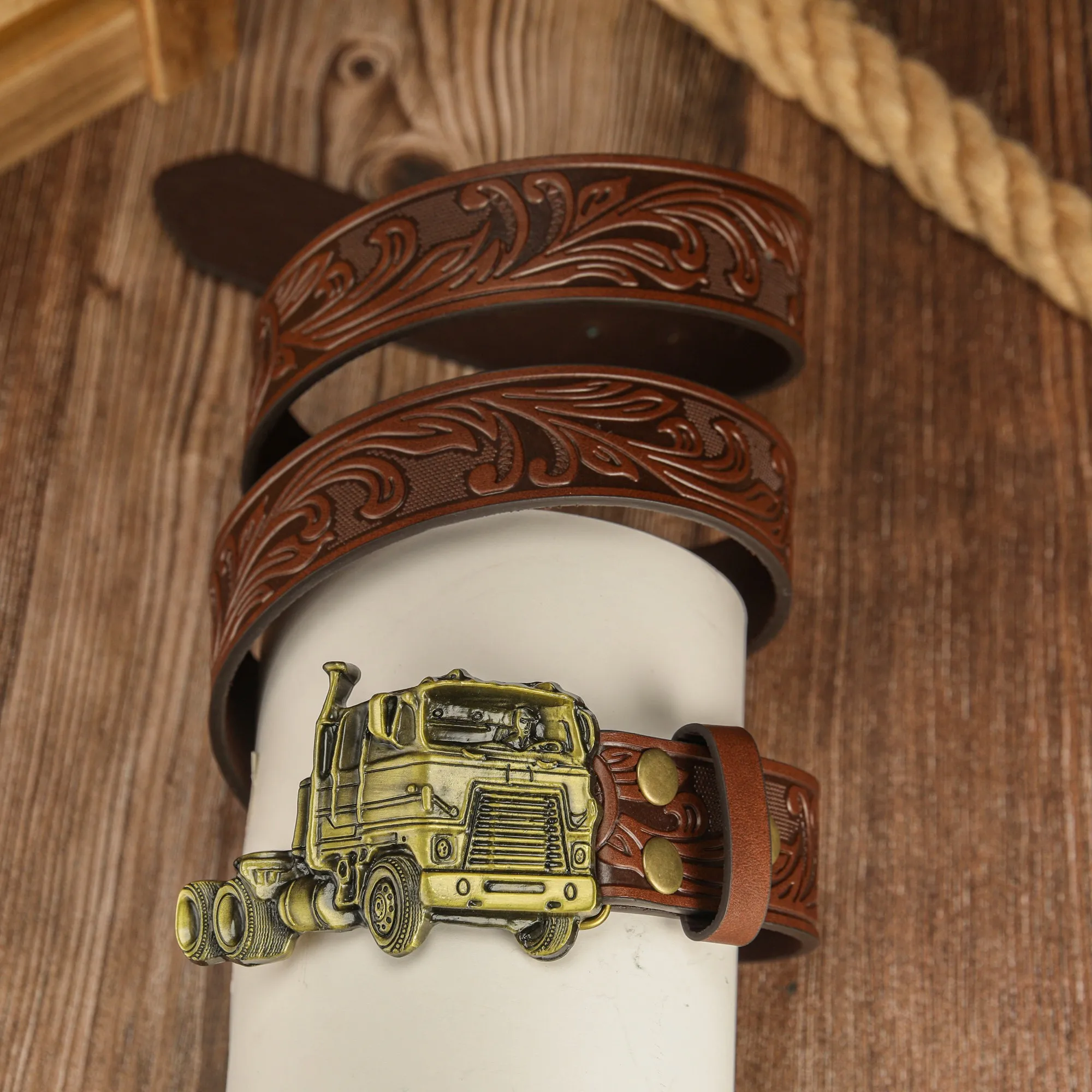 Large Truck Zinc Alloy Buckle, Trendy and Personalized, Phoenix Tail Pattern PU Embossed Button Belt, Unisex Belt