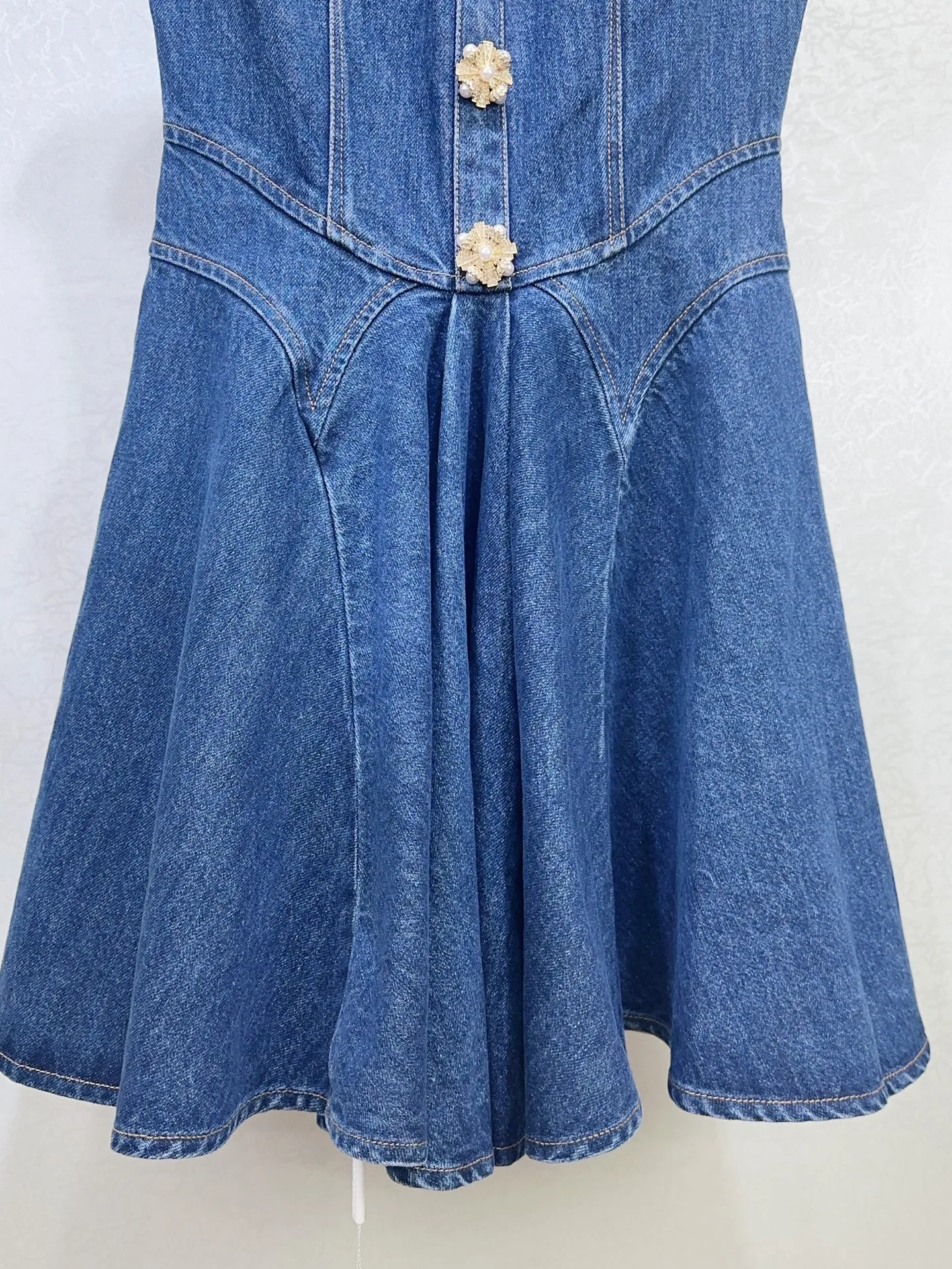 Women Denim Dress Pearl Rhinestone Buttons O-Neck Sleeveless Elegant Summer 2024 Mini Robe