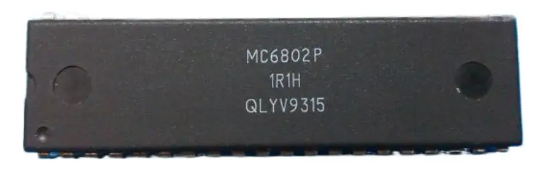 

новый%100 MC6802P DIP-40
