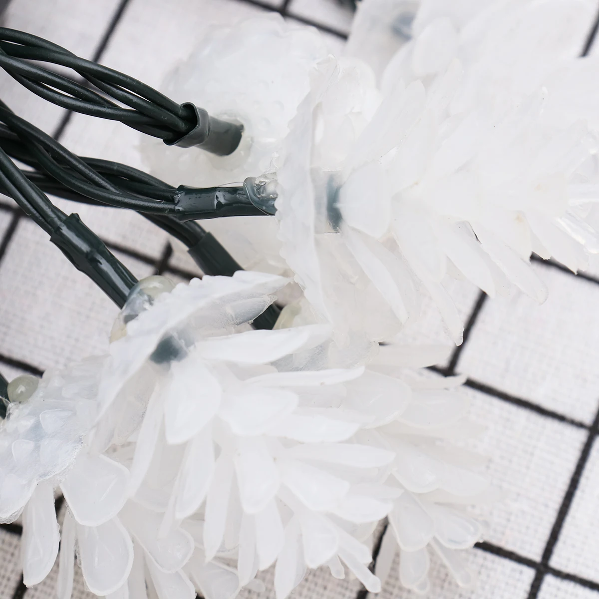 Solar String Lights 6.5m Warm White LED Pine Cone Waterproof Outdoor Christmas Decor Holiday Lighting Festival