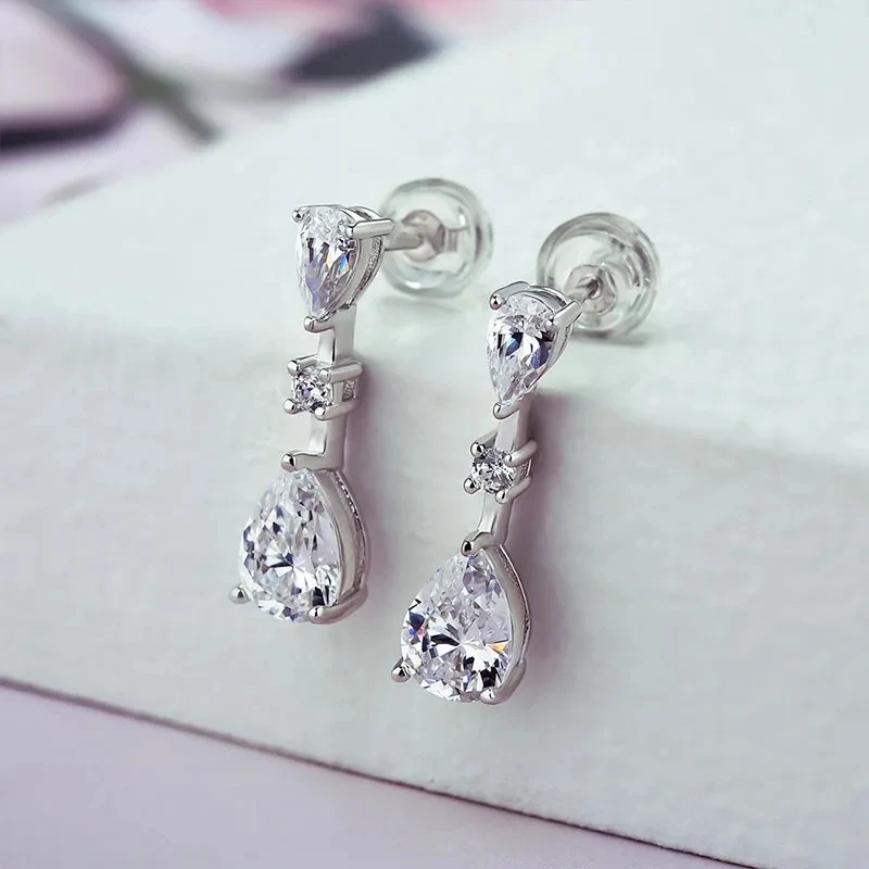 Huitan Einfache Elegante Waterdrop Cubic Zirkon Tropfen Ohrringe für Frauen Silber Farbe Temperament Anmutige Dame Ohrringe Heißer Schmuck
