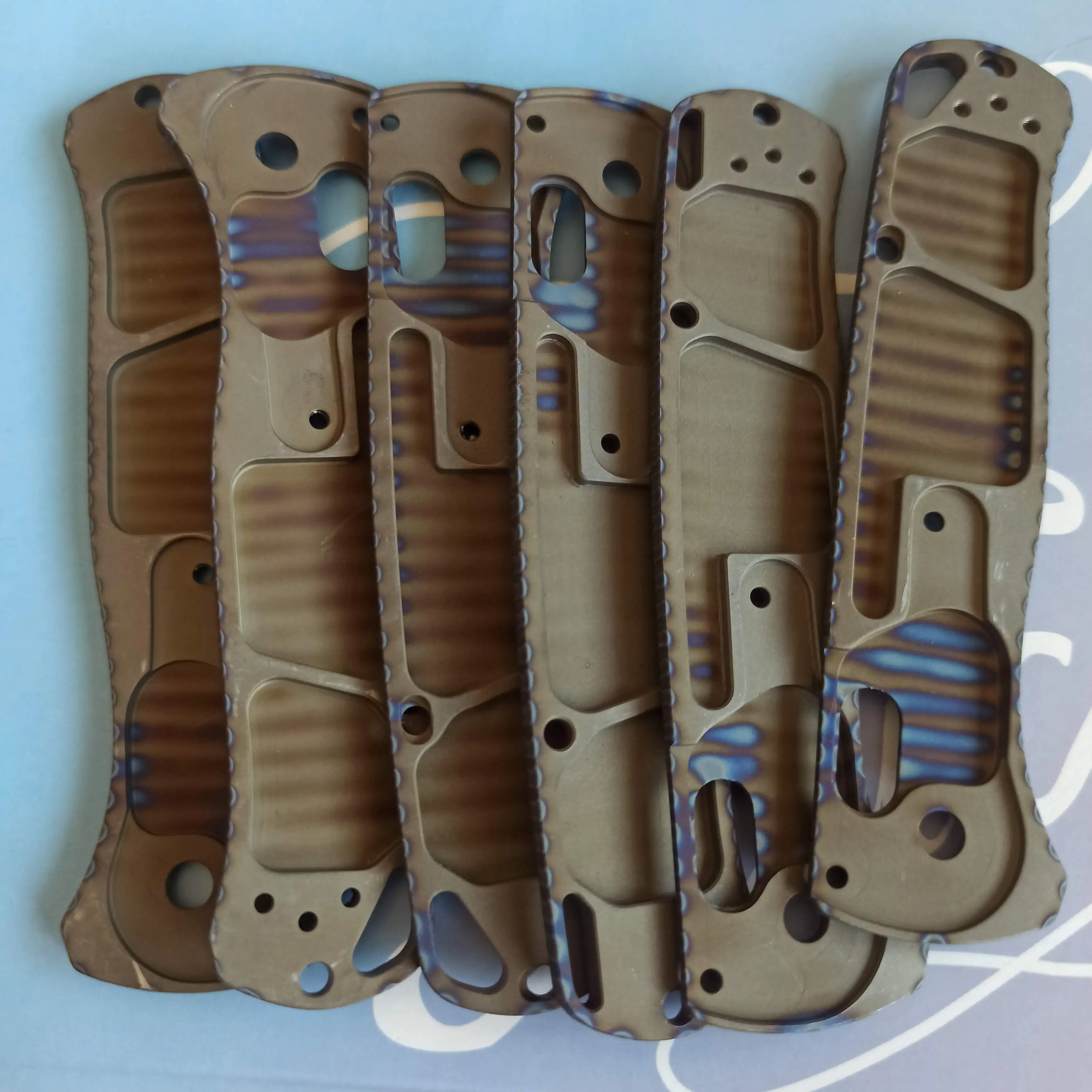 1 زوج مخصص النمر شريط سبائك التيتانيوم مقبض الموازين ل Benchmade Bugout 535 DIY بها بنفسك صنع الملحقات أجزاء