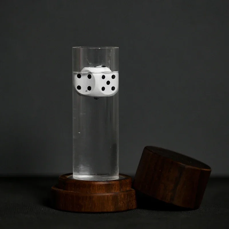 Dadi magici riempiti d'acqua |   Magiro Hydro Die Illusione visiva |   Trucco magico di strada ipnotico da vicino |   Mentalismo Prop