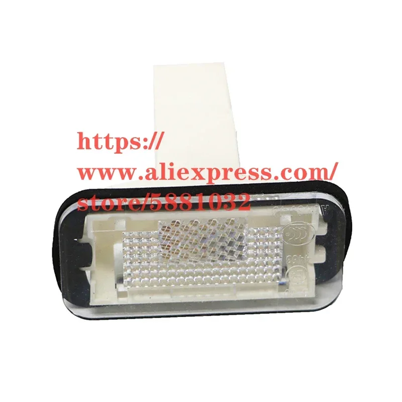 

Rear license plate lamp assembly for Dongfeng A30 AX3 AX7 Rear license plate flashlight lighting