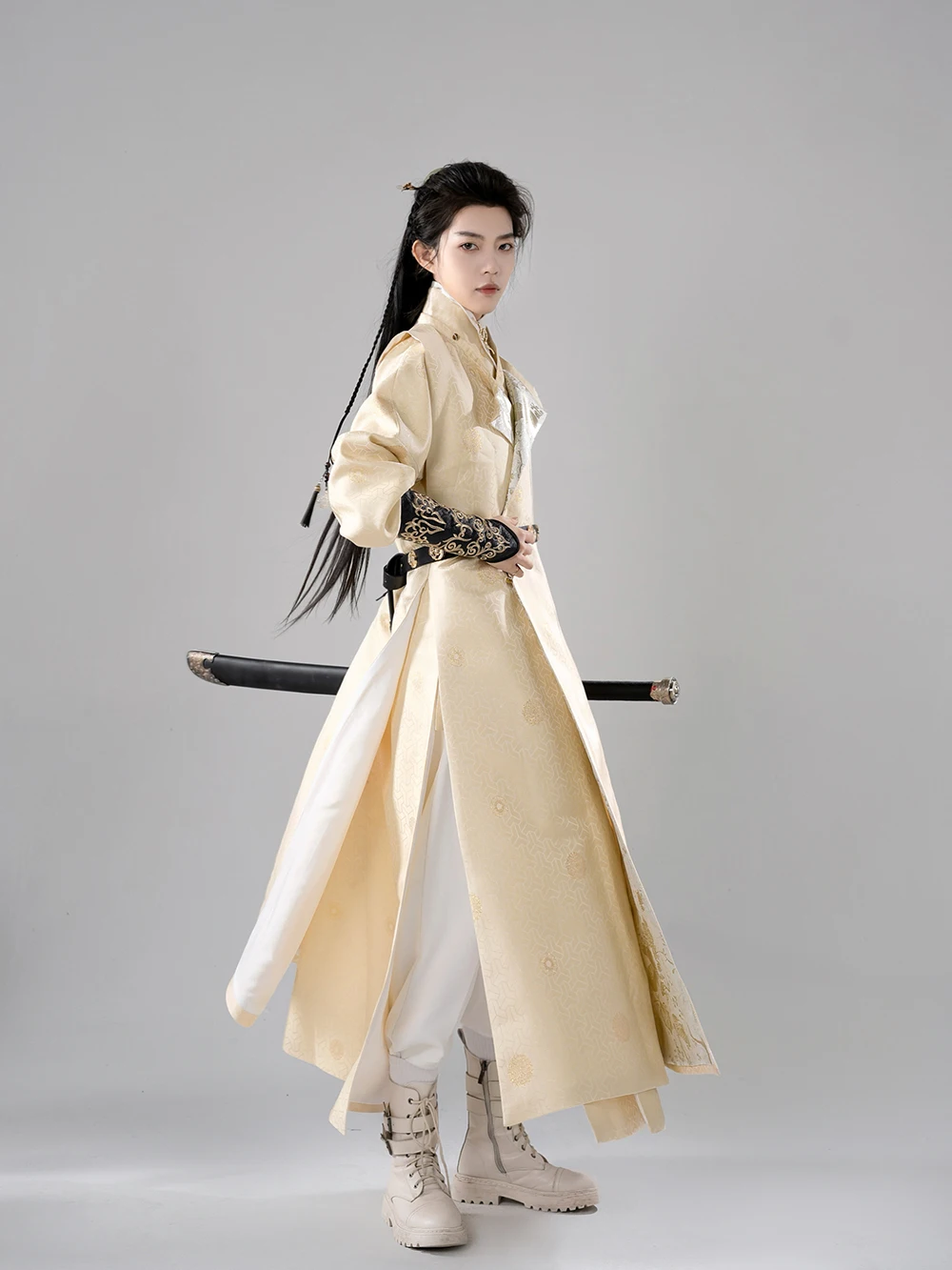 sobretudo-feminino-de-design-original-hanfu-com-trama-dourada-gola-redonda-estampa-escura-roupa-tradicional-chinesa-moda-feminina