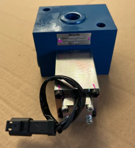 

Hot Sale High Quality Original 569-43-83171Valve Komatsu Dump Truck Proportional Valve HD465-7 for Construction Machinery Parts