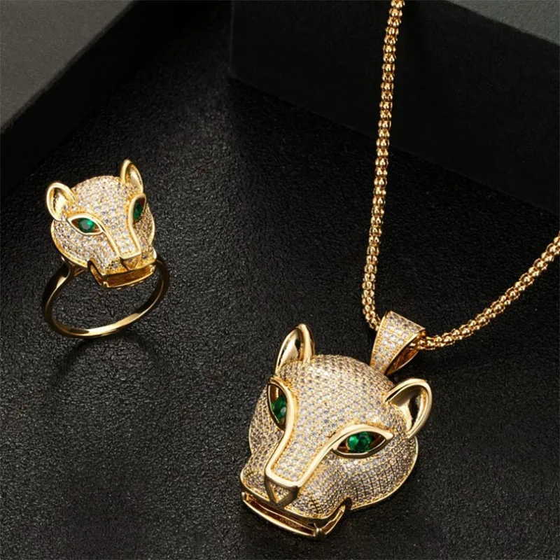 Fashion New Green-Eyed Leopard Titanium Steel Micro-Inlaid AAA Zircon Necklace Ring Luxury Palace Suit.