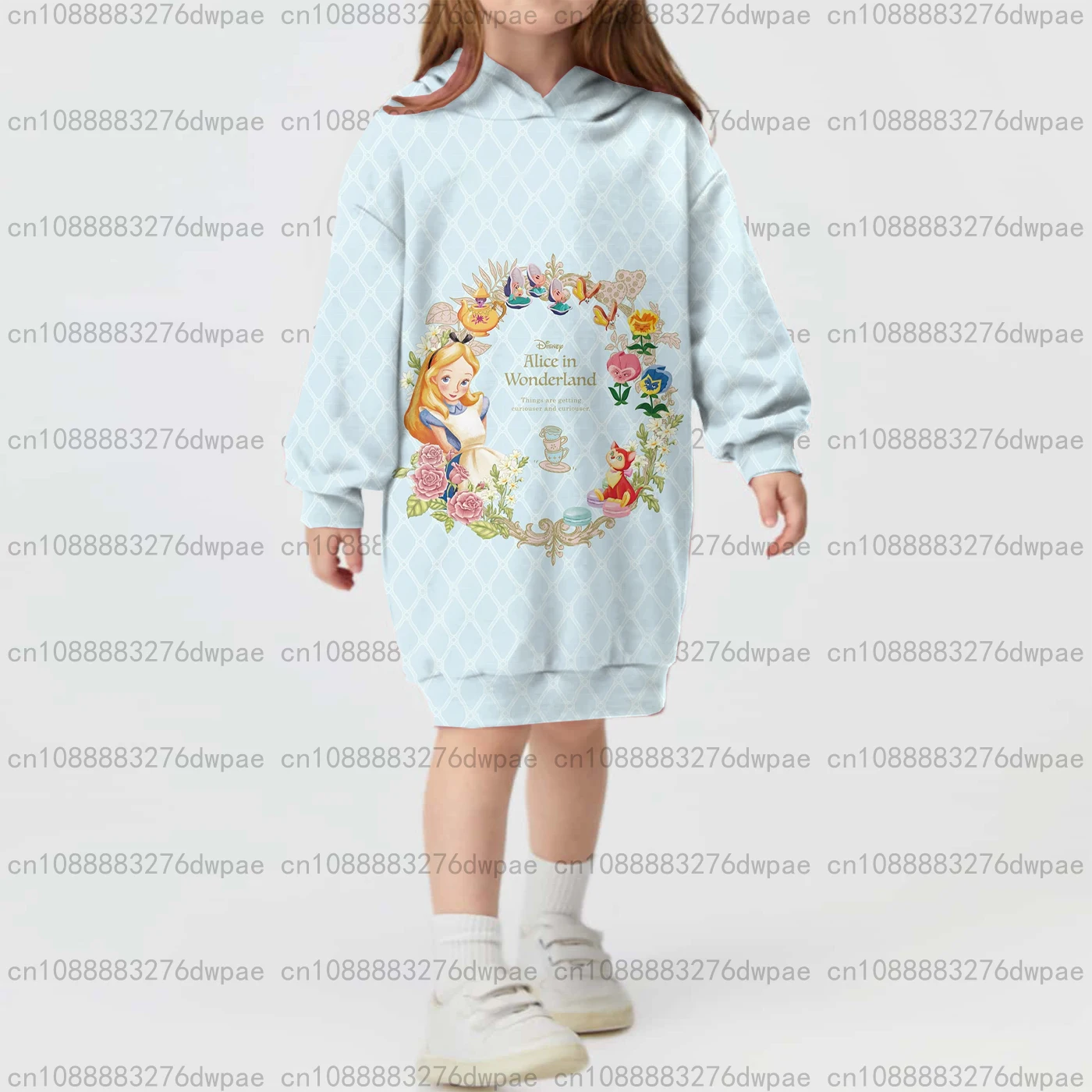 

Элегантное платье-свитер в стиле Дисней Алисы с милым принтом для девочек, зимняя уличная универсальная толстовка с длинными рукавами для девочек, детская одежда