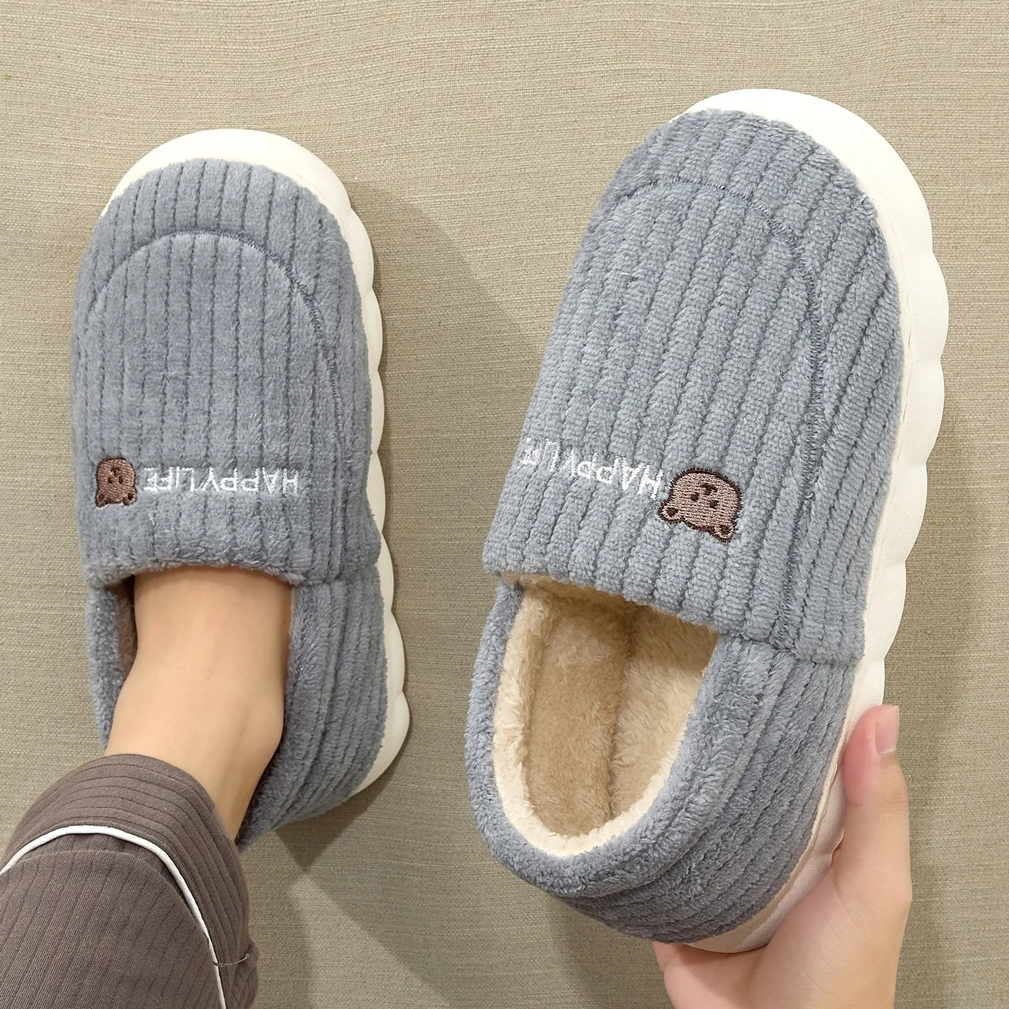 

Couples Winter Warm Plush Slippers Men Casual Cotton Shoes Women Fluffy Home Slides Thick Sole Non-Slip Indoor Soft Furry Flats