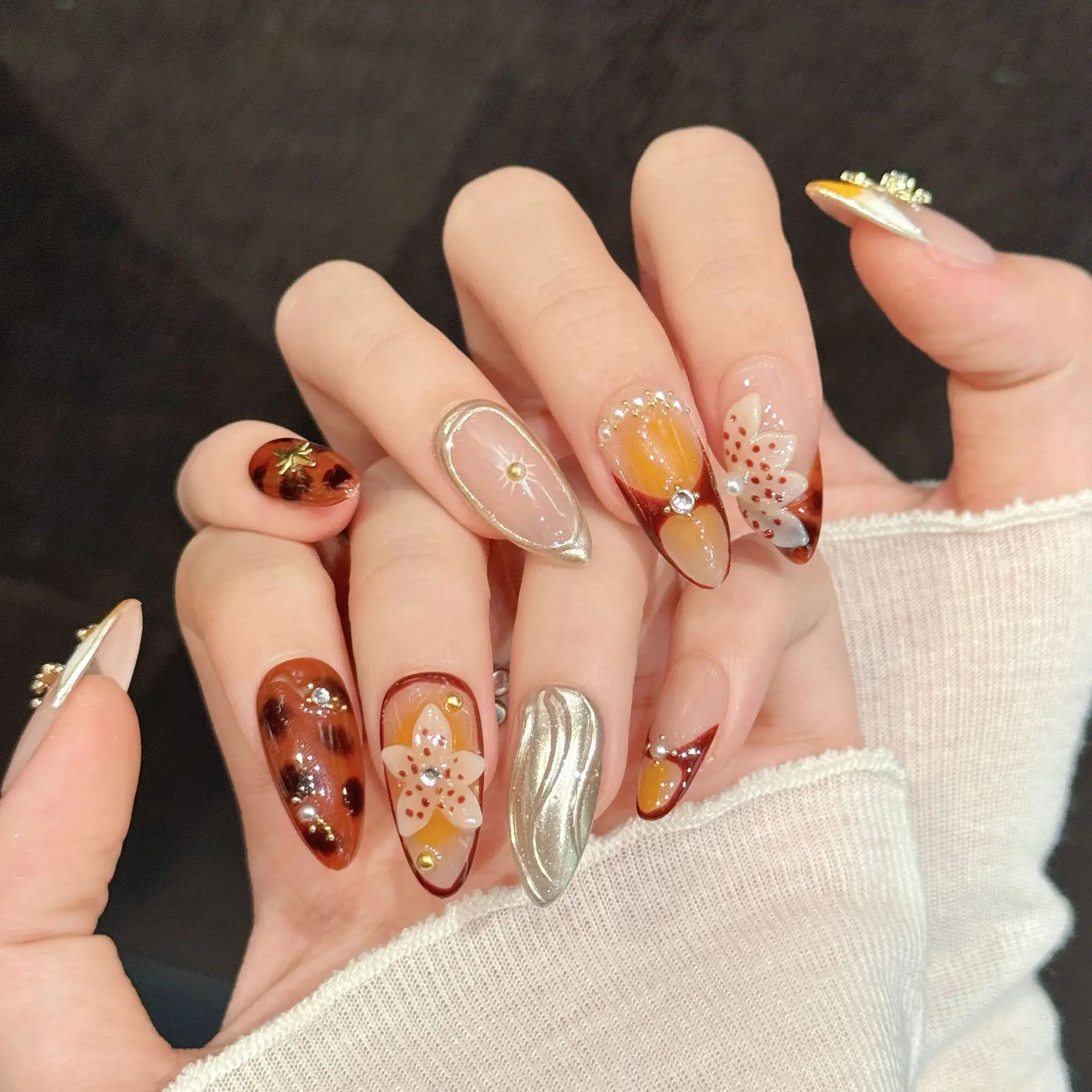 10 قطعة أظافر اللوز برتقالي أحمر متدرج بريق حجر الراين تصميم الأزهار الحلو كول فاخر اضغط على الأظافر اليدوية الأظافر كاذبة #3