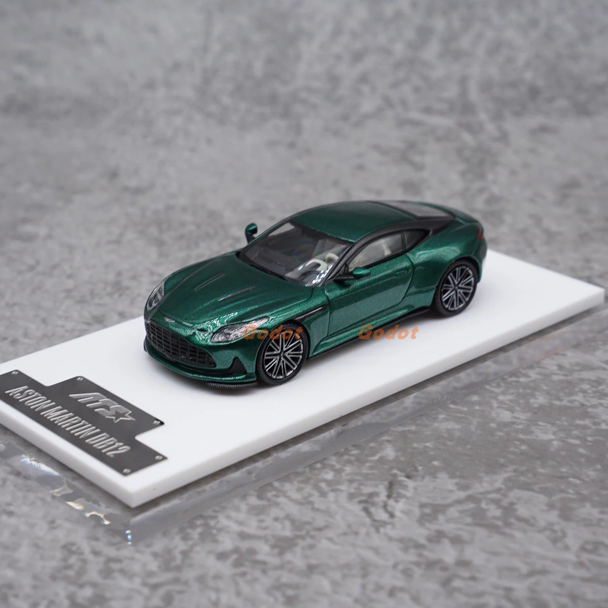 Modèle de voiture de sport Aston Martin DB12 en alliage moulé sous pression à l'échelle 1:64, jouets, classiques, nostalgie, cadeaux pour adultes, souvenir, affichage statique