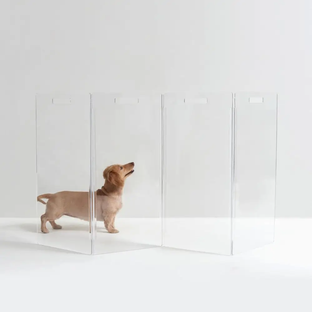 

Sturdy Clear Acrylic Pet Gate - 4-Panel Zigzag Design for Home Safety and Style