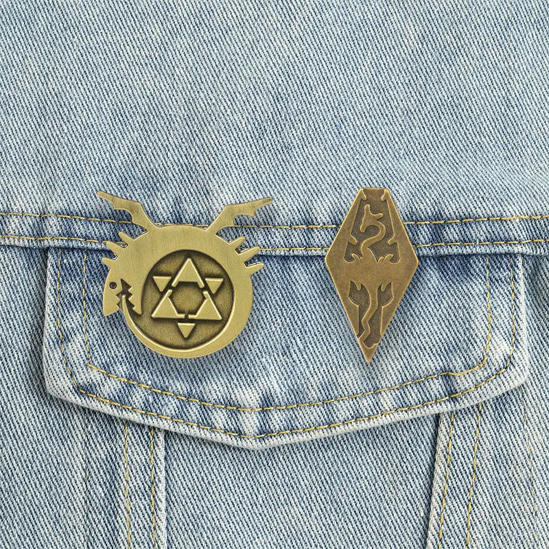 Retro Metal Dragon Badge Hexagram Star Pins Antique Bronze Symbol Brooch Game Cosplay Accessories Decor Gift for Friends