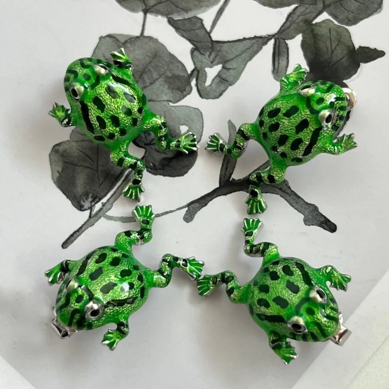 New Personality Funny Green Frog Toad Stud Earrings Exaggerated Cute Cartoon Metal Animal Earrings For Women Party Jewelry