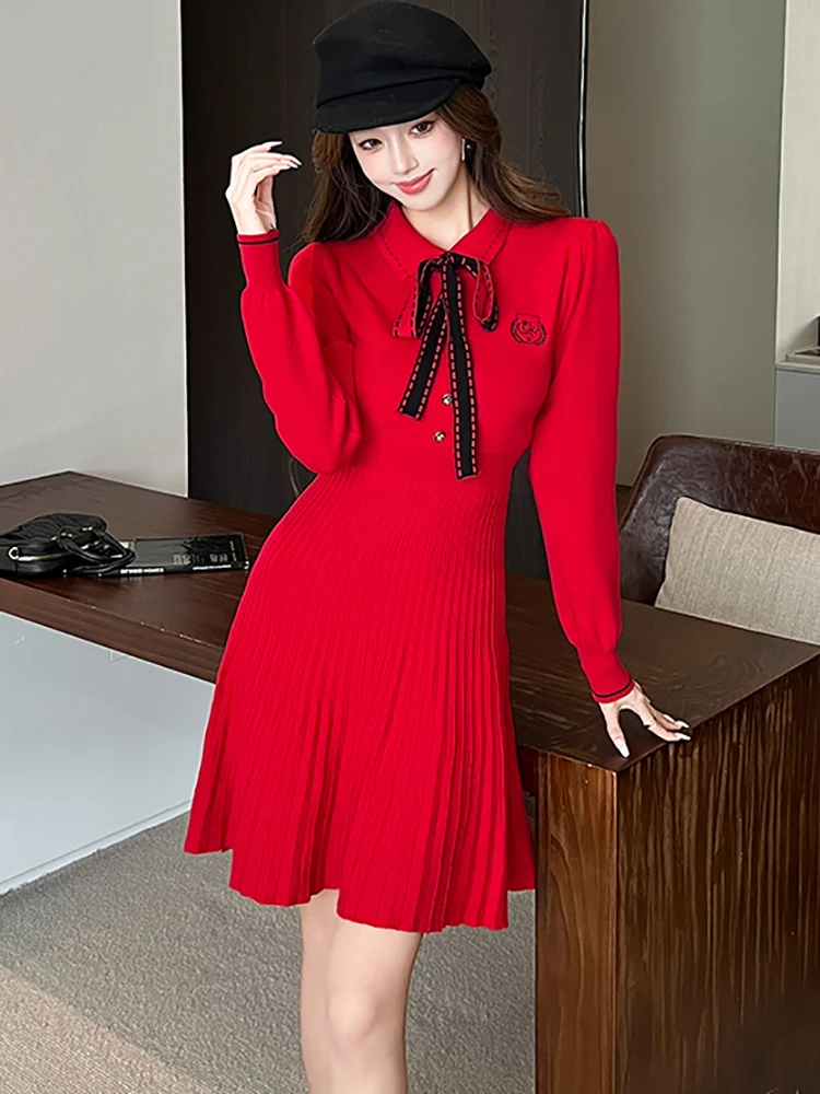 Vrouwen rode gebreide mini-jurk met lange mouwen en strik met polokraag 2025, Koreaanse vintage luxe vestidos herfst winter elegante bodycon-jurk