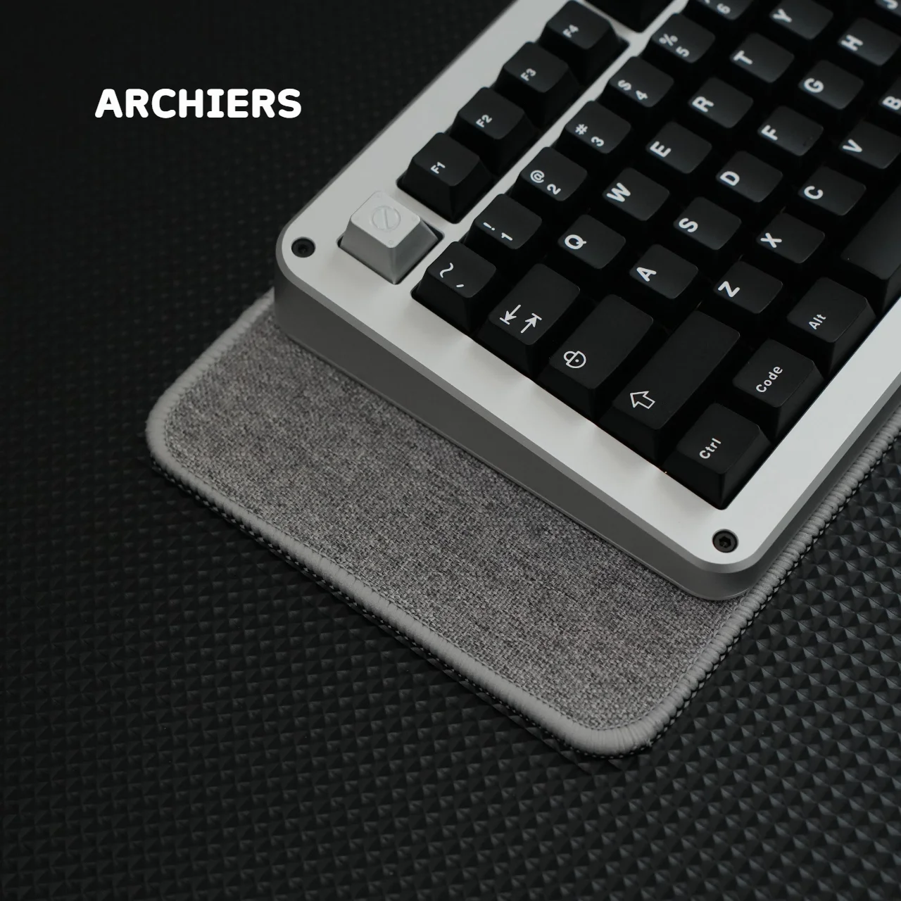 

Linen HIFI Keyboard Pad Desk Mat Desk Pad Custom Mechanical Keyboard Pad Optimize Sound Effect Compatible with 60% 65% 75% 98%