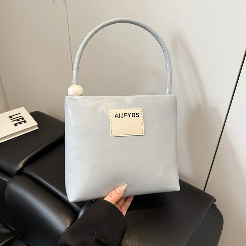 

2025 Spring Premium Square Bag Womens Chic Shoulder Tote Niche Commuter Crossbody Elegant Handheld Purse