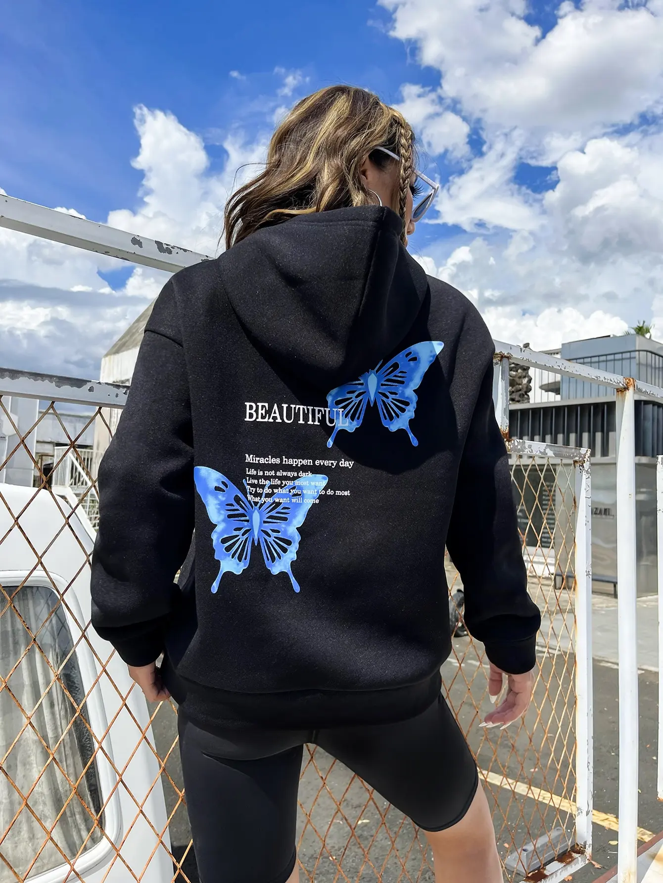 Blue Butterfly Art Letter Slogan Design Women Hoodie Autumn Pocket Hoody Fashion New Streetwear Hip Hop Comfortable Pullovers