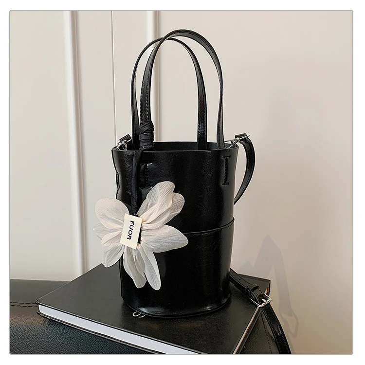 

Mini Hand-Held Small Bag for Women Fashionable and High-End Crossbody Small and Exquisite Mobile Phone Bag