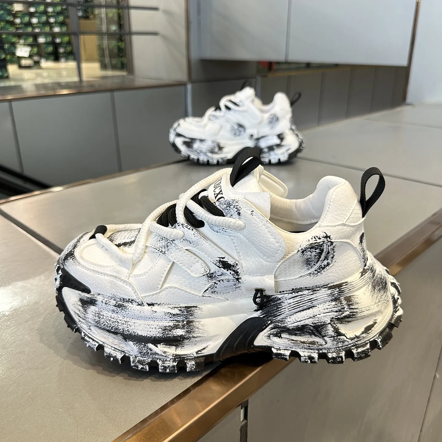 Chunky Sneakers Mens Designer Tire Sole Sport Shoes Fashion Casual Microfiber Leather Fabric Height Increased Platform Gym Shoes