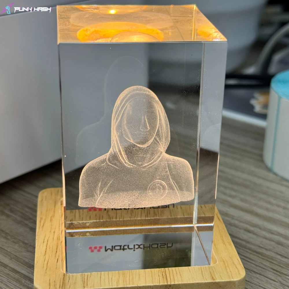 

Satoshi Nakamoto Commemorative Crystal Antminer S23Hydro Bitmain Antminer S21