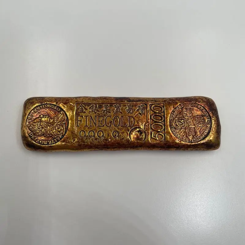 Old golden Hong Kong bars, ingots, gold nuggets, brass ornaments, film props, and crafts