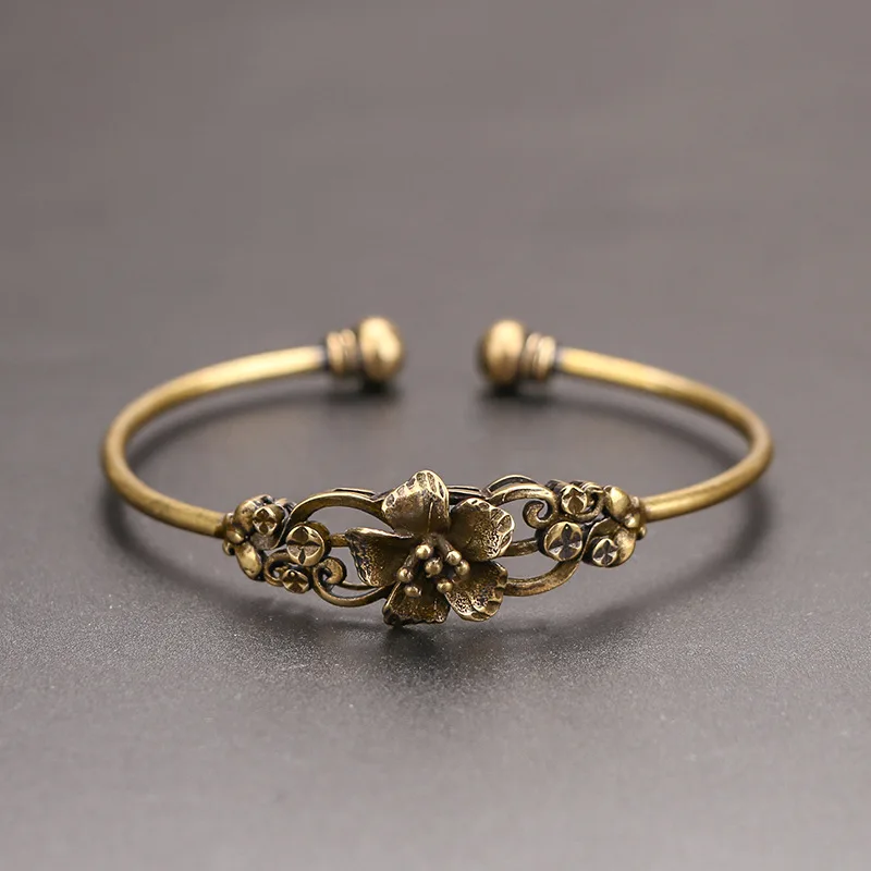 

Vintage Handmade Old Brass Bracelet With Simple Flower Bracelet And Classic Opening Accessory