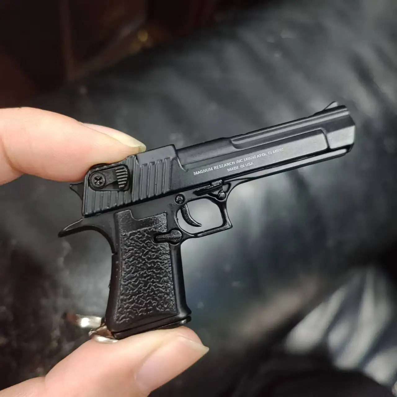 Mini modelo de pistola de aleación 1:4, llavero de águila del desierto, Mini arma de juguete, modelo de arma, llavero de Metal para adultos y niños, regalo de Navidad