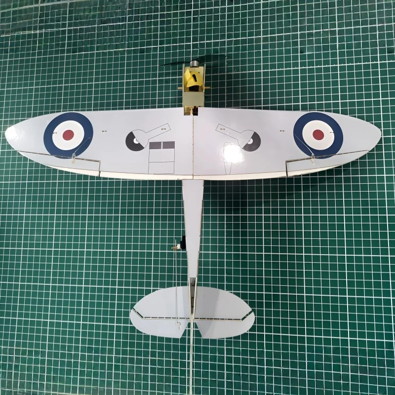 Spitfire نمط مايكرو التحكم عن بعد الطائرات سطح المكتب زخرفة Diy بها بنفسك الجمعية الثابتة الجناح الجناح تمثال نموذج طائرة الاطفال غرامة لعبة