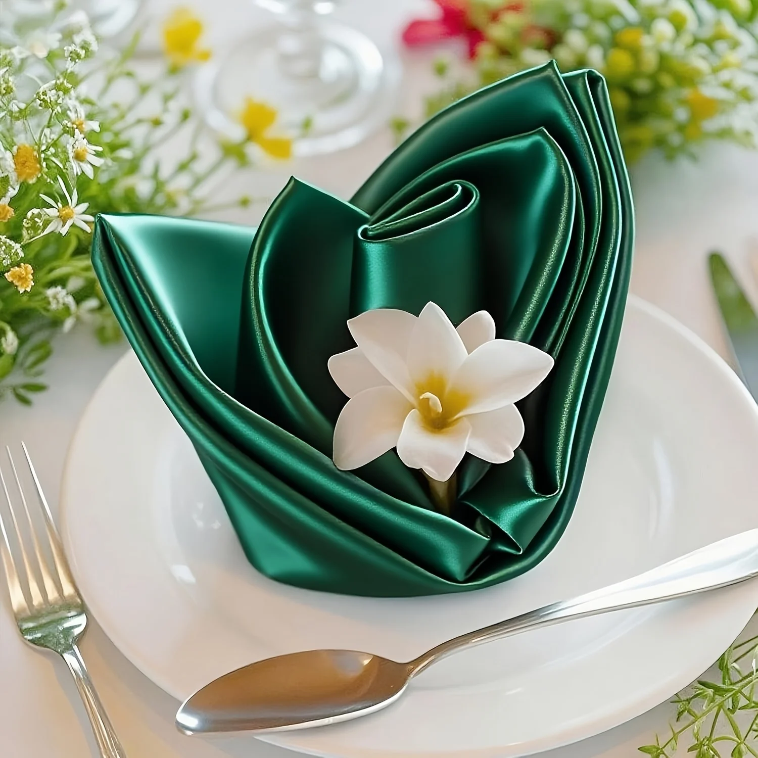 VIKAMA Green Burgundy Satin Cloth Napkins 18pcs Soft Washable Shiny Square Dinner Napkins for Wedding Party Decor