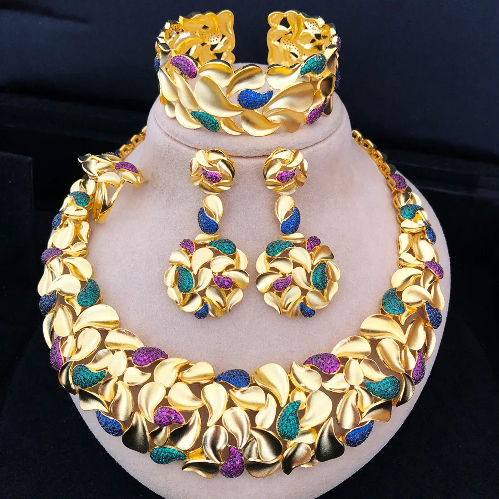 

Soramoore Famous Brand Trendy Luxury African 4 Jewelry Sets For Women Wedding Party Zircon Crystal Dubai Bridal Jewelry Set Gift