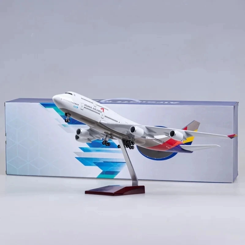 1/160 Scale B747 Korean AirAsia W Type LED LED DATAST Diecast Plastic Resin Plane Toy Model For Collection And Gift-Giving