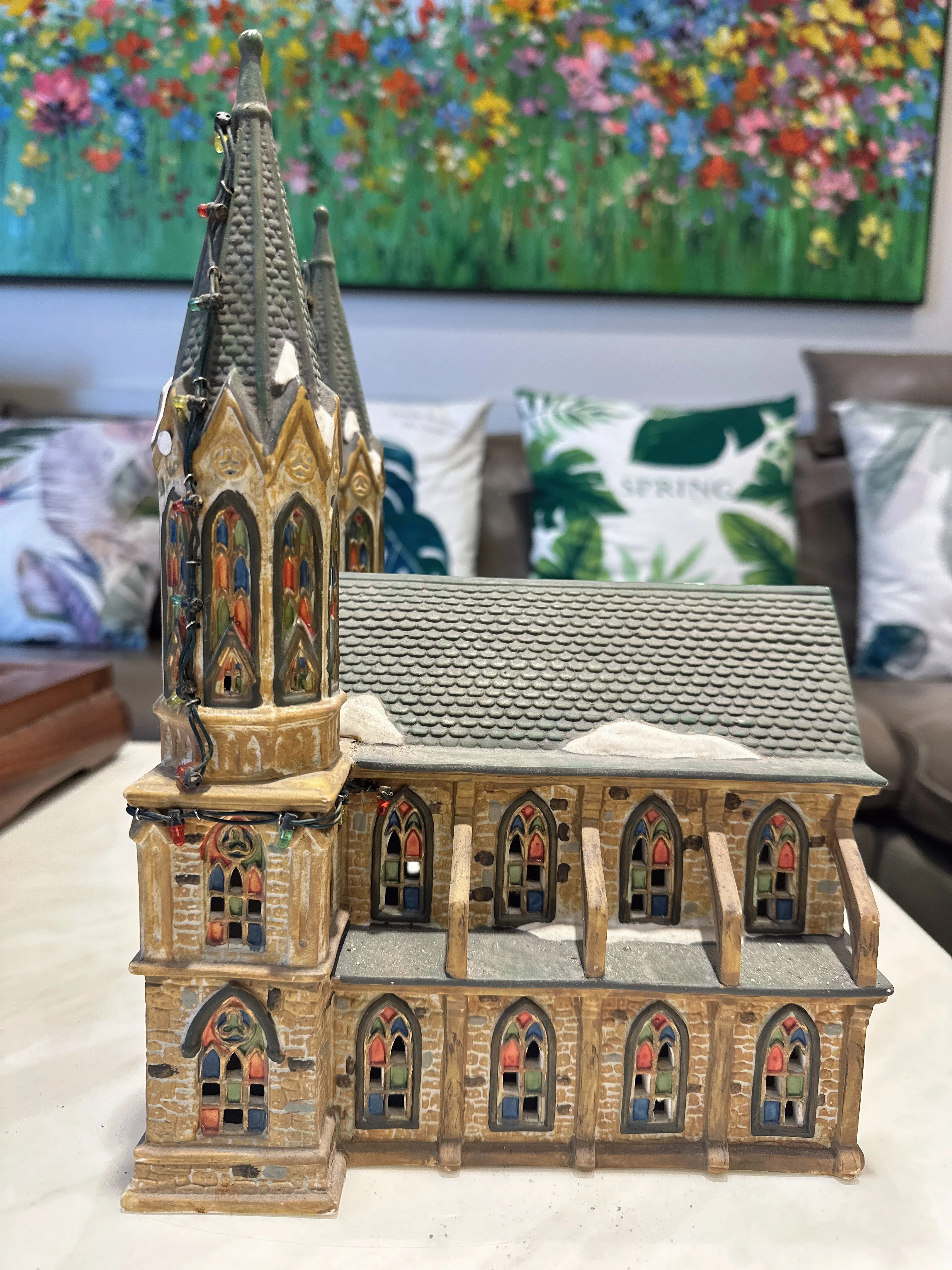 Home Decor Ceramic European Building House Model Figurine Gothic Cathedral Home Furnishing Living Room Ornaments Gifts