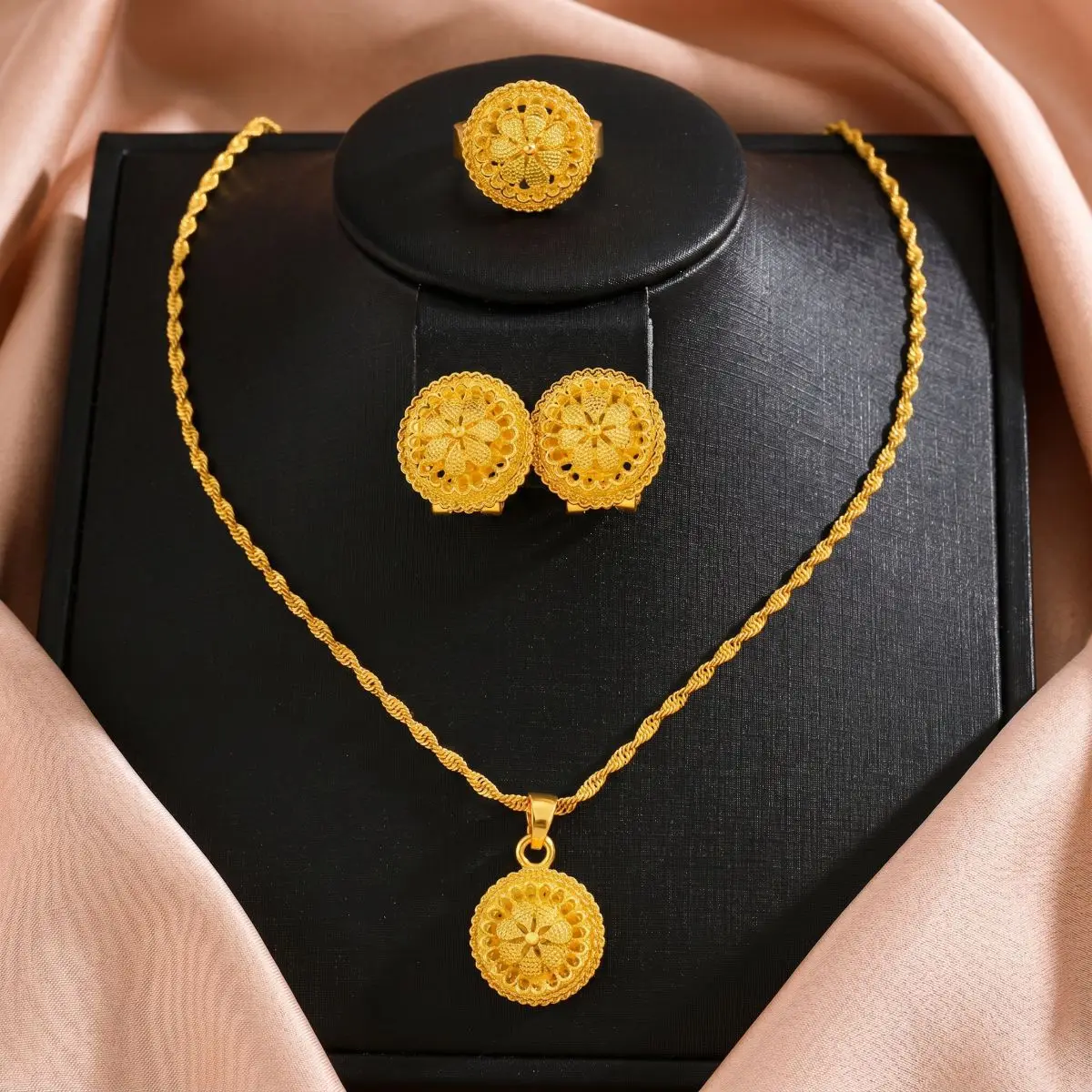 Middle Eastern Gold-Plated Exquisite Jewelry Set
