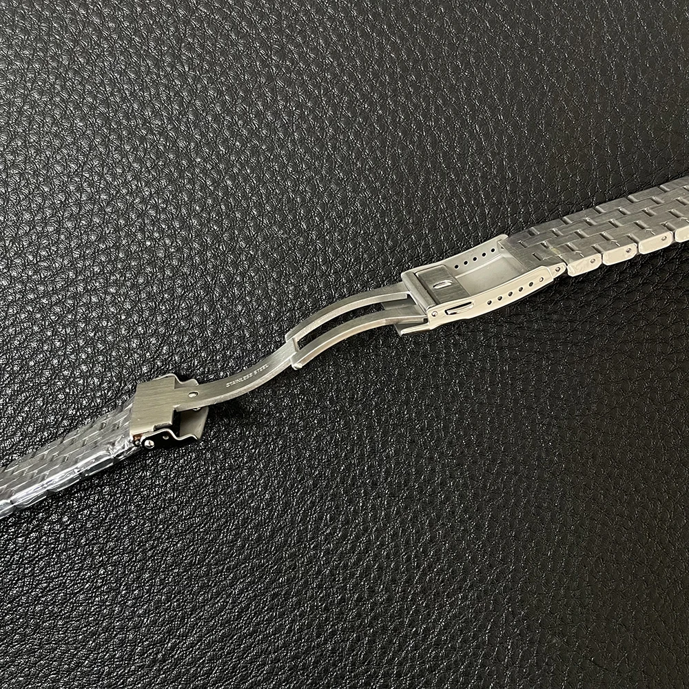 สายนาฬิกาสแตนเลสสตีลสตีลสตีลสตีลสตีลสตีลอย่างเป็นทางการความกว้าง22มม. พับได้ปลอดภัยหัวเข็มขัด SF764GD สายนาฬิกาปลายแบน