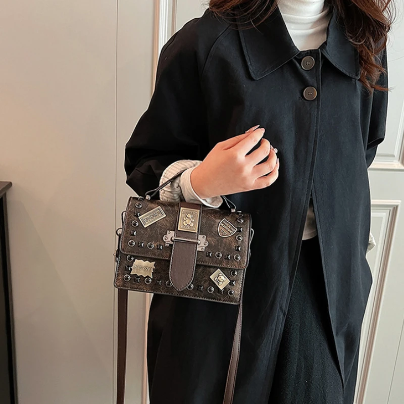 Women Handbag Retro Small Bear Badge Rivets Flap Satchels Luxury Designer Bag Female Shoulder Crossbody Bags Handheld Small Bags