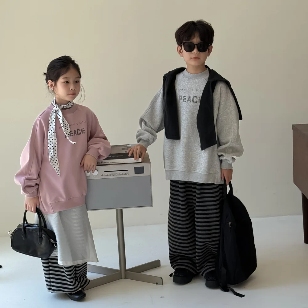 

Новинка осени 2024, детский свитшот с длинными рукавами, простой пуловер с буквенным принтом для девочек, повседневные свободные топы для мальчиков, хлопковая детская одежда