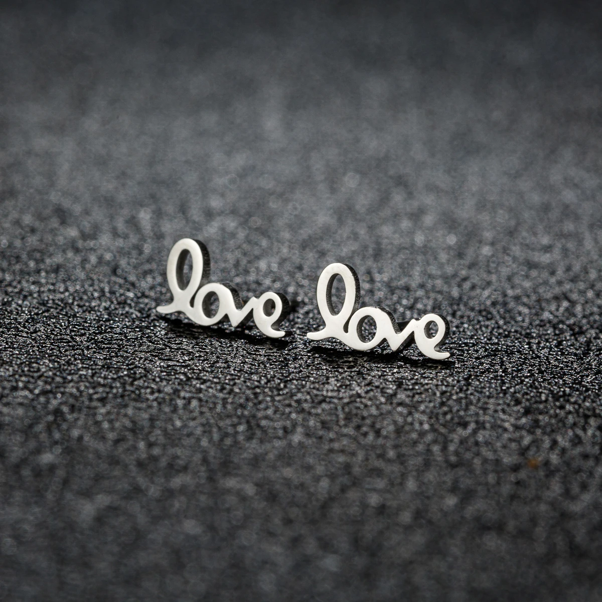 1 paar Sommer Neue Brief Liebe Süße Mädchen Stud Ohrringe Liebhaber Minimalistischen Schmuck Zubehör Geschenke