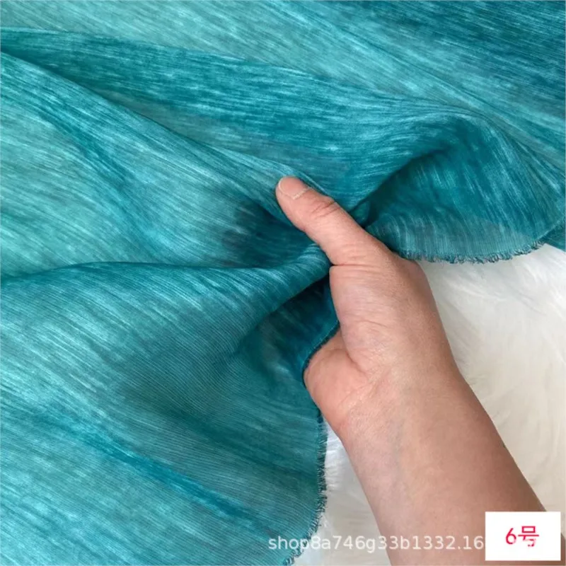 ผ้าไหมลินินย้อมสีธรรมชาติแบบกว้างพิเศษ ผ่านกระบวนการผัดและผสม สำหรับเสื้อเชิ้ตชุดกี่เพ้า