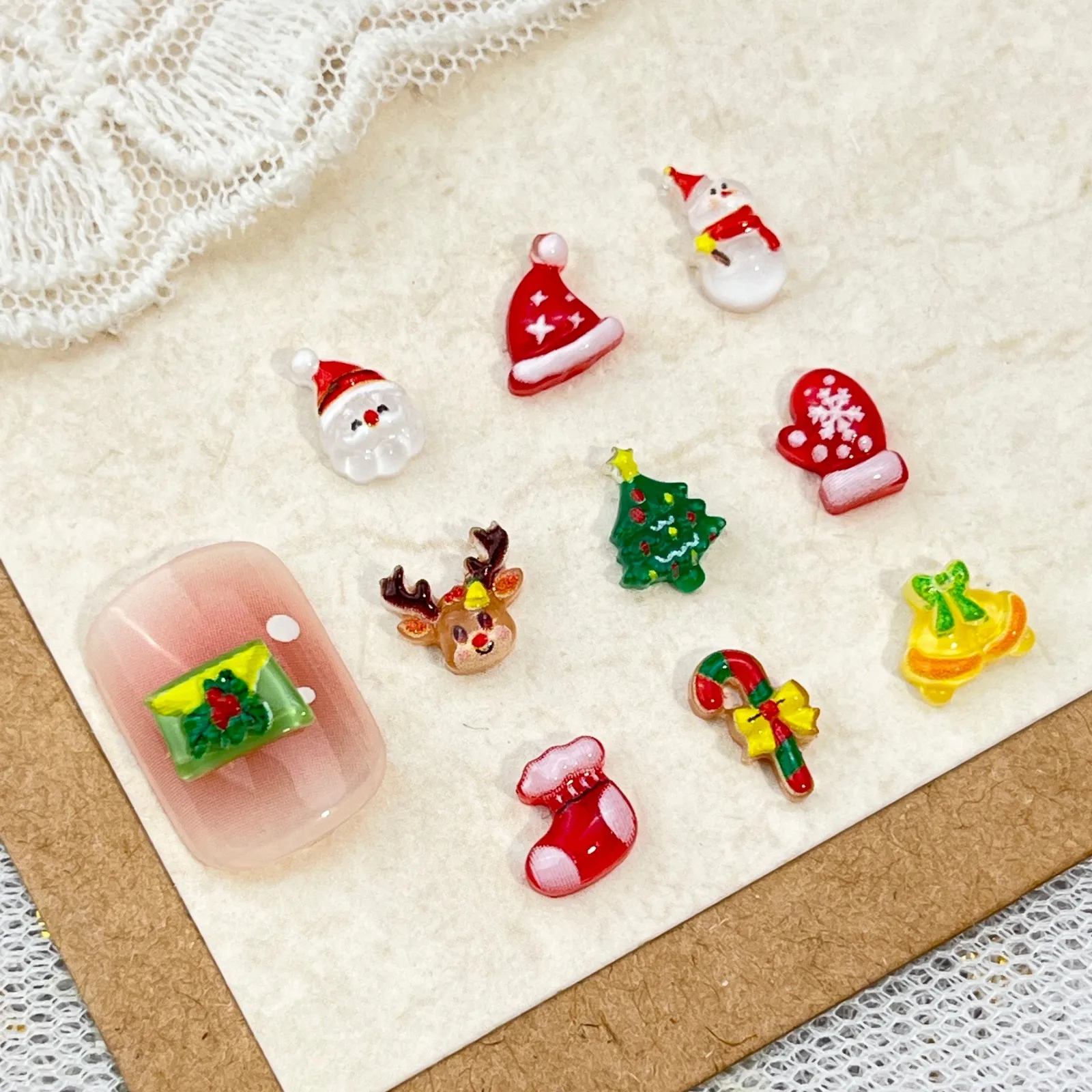 10 pz Mini Cartoon Unghie Invernali Pendenti E Ciondoli Bulk Carino Cappello Di Natale Pupazzo di Neve Regali Resina Unghie 3D Decoracion Unghie FAI DA TE Unghie artistiche Accessori