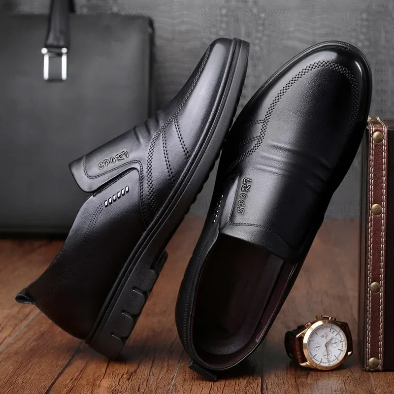 2024 Man Sport Shoe Loafers Men Non-slip Leather Slip-on Black Driving Sneakers Male Dress Shoes Light Breathable Footwear Flat