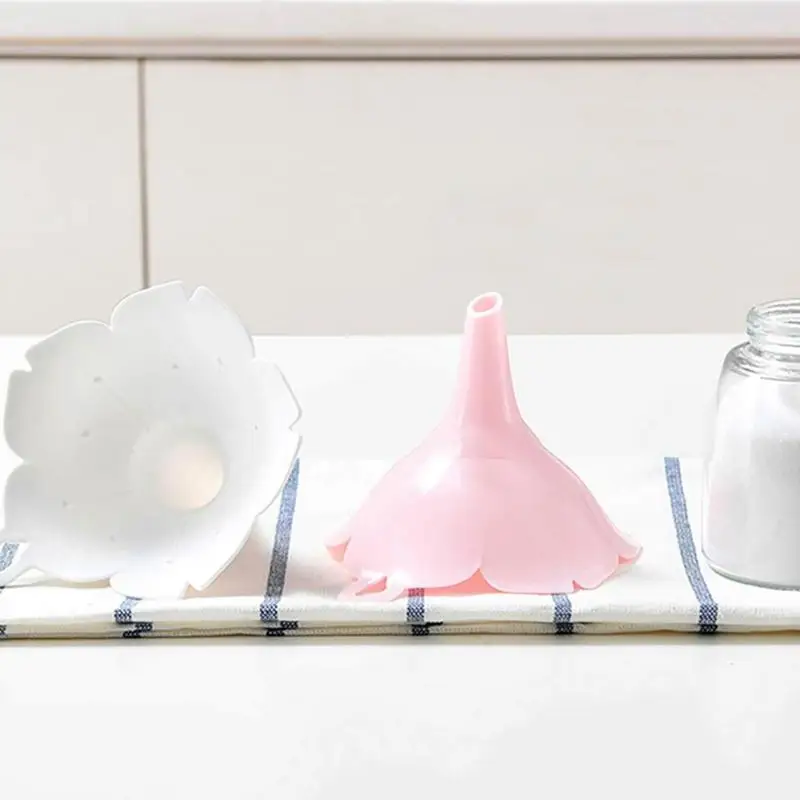 Creative Sakura Funnel Home Kitchen Plastic Funnel Large Mouth Universal Universal Fuel Funnel Kitchen Multifunctional Gadgets
