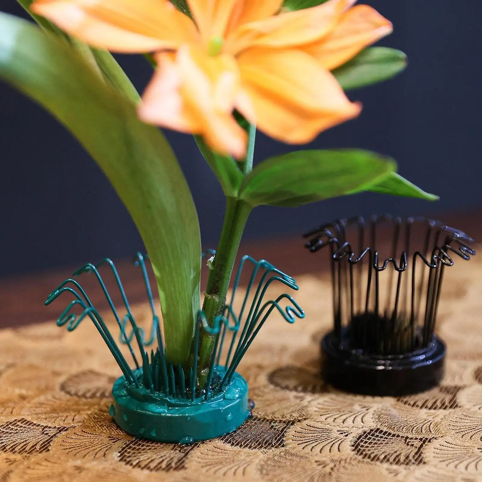 

Chinese Kenzan Flower Frog Holder Table Floral Arrangement Fixed Tool Flower Frog Support Cage for Workshops Flower Shop