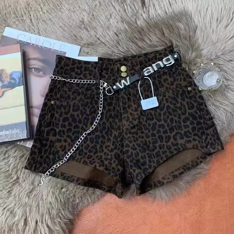 

2026 New Vintage Leopard Print Denim Shorts For Women Summer High Waist Slim Fit A Line Hip Wrap Hot Pants Petite Stylish