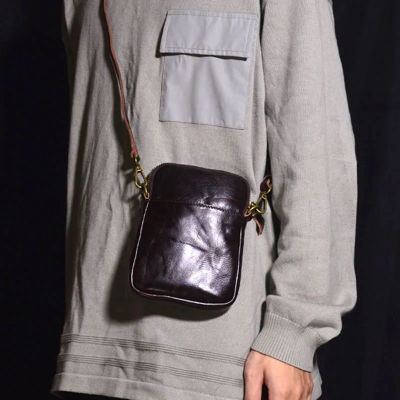 AETOO   Retro mini phone bag Casual leather crossbody bag vertical male baothead layer soft cowhide shoulder bag youth fold