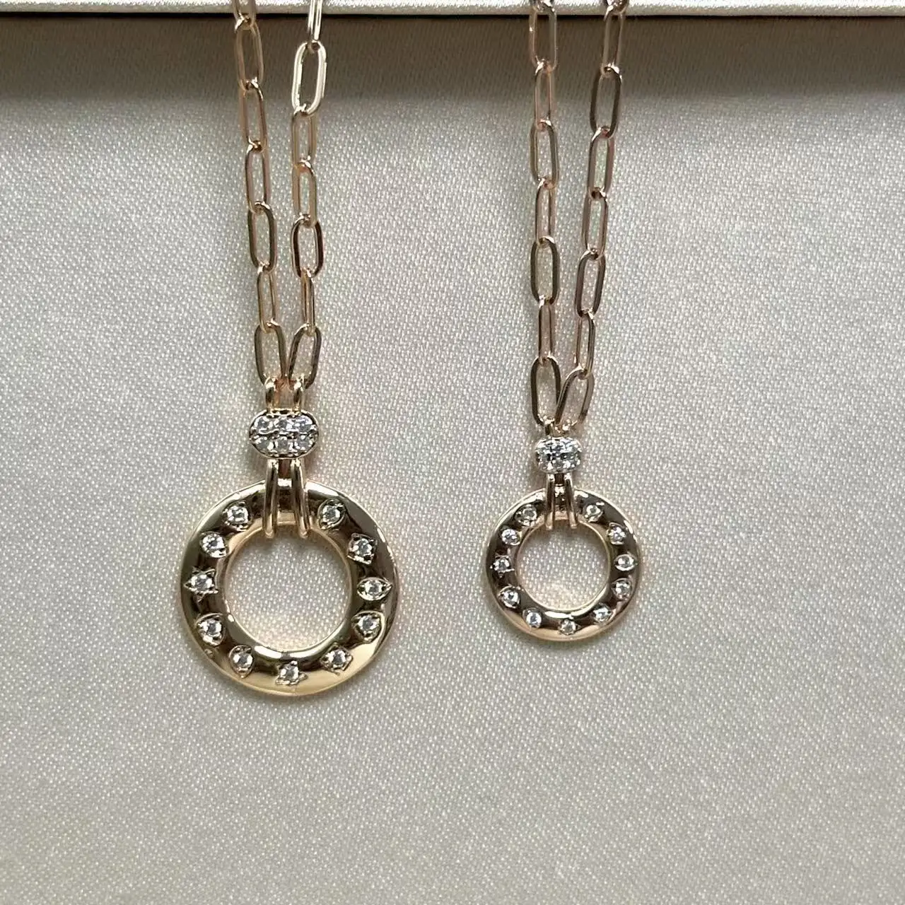 

Элегантное ювелирное украшение Iconica Series: энергетический кулон-подвеска с геометрическим цирконом, круглой формы, с позолотой, подарок для женщин