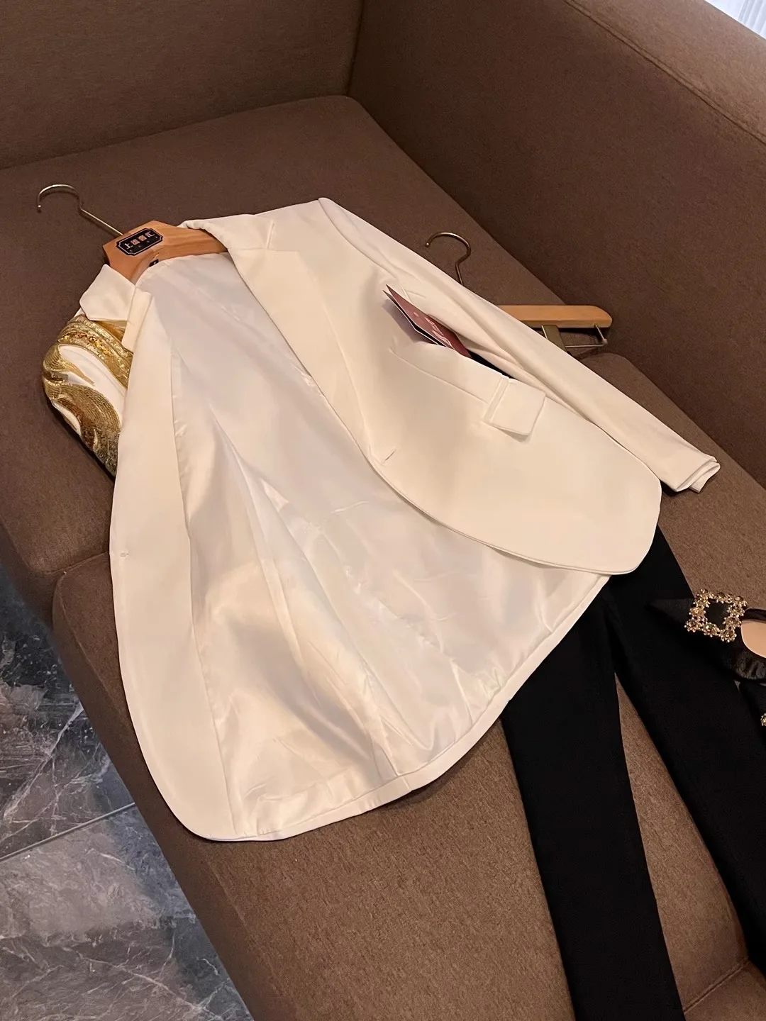 Costume décontracté blanc brodé rétro Jaet, Costume de spectacle sur scène, vêtements d'extérieur pour chanteur de Banquet X237 pour femmes