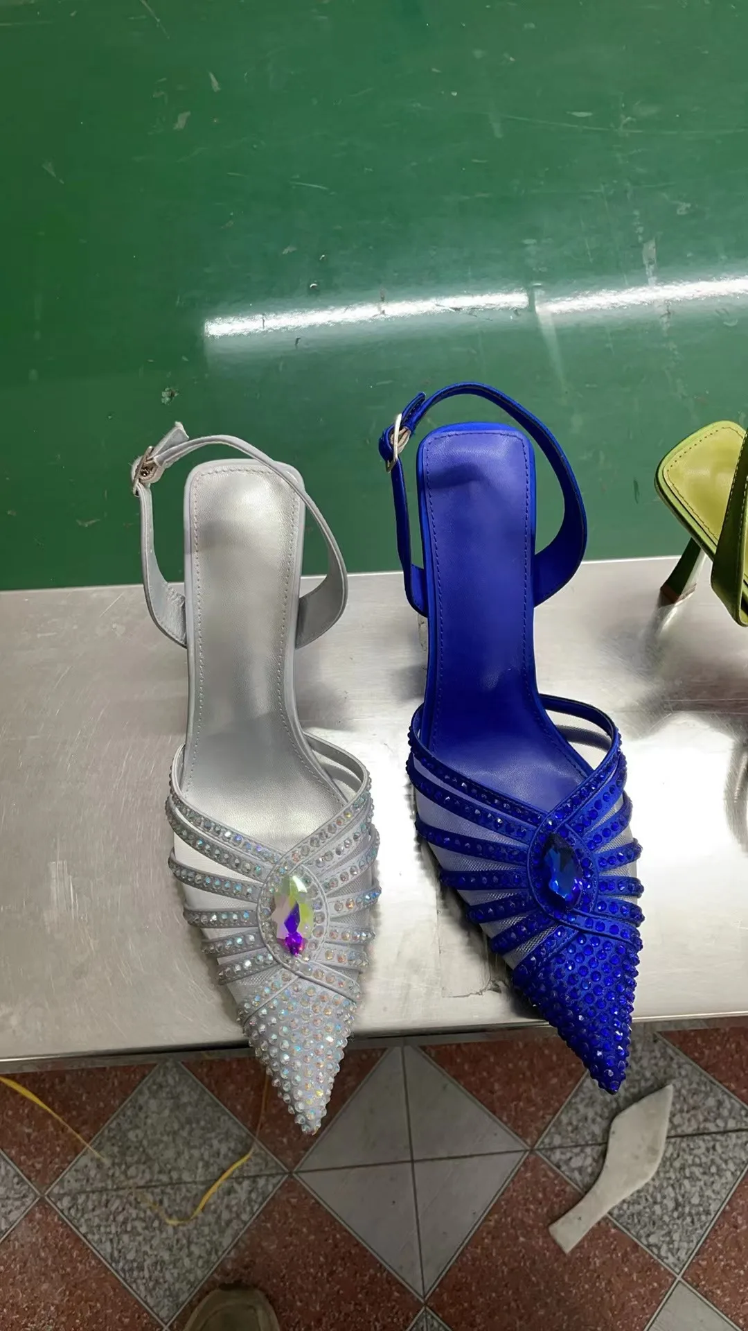 

Сплошной цвет, женские сандалии с острым носком, тапочки с ремешком на щиколотке, летняя праздничная обувь на тонком очень высоком каблуке, слегкий цвет, повседневная мода