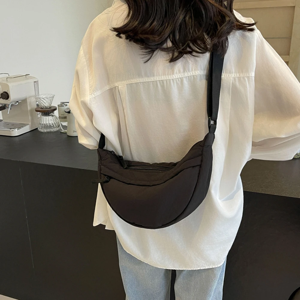 Fashion Crescent Bag for Women Men Small Sling Crossbody Bag with Half Moon Shape Shoulder Bags New Luxury Design Handbag Purses