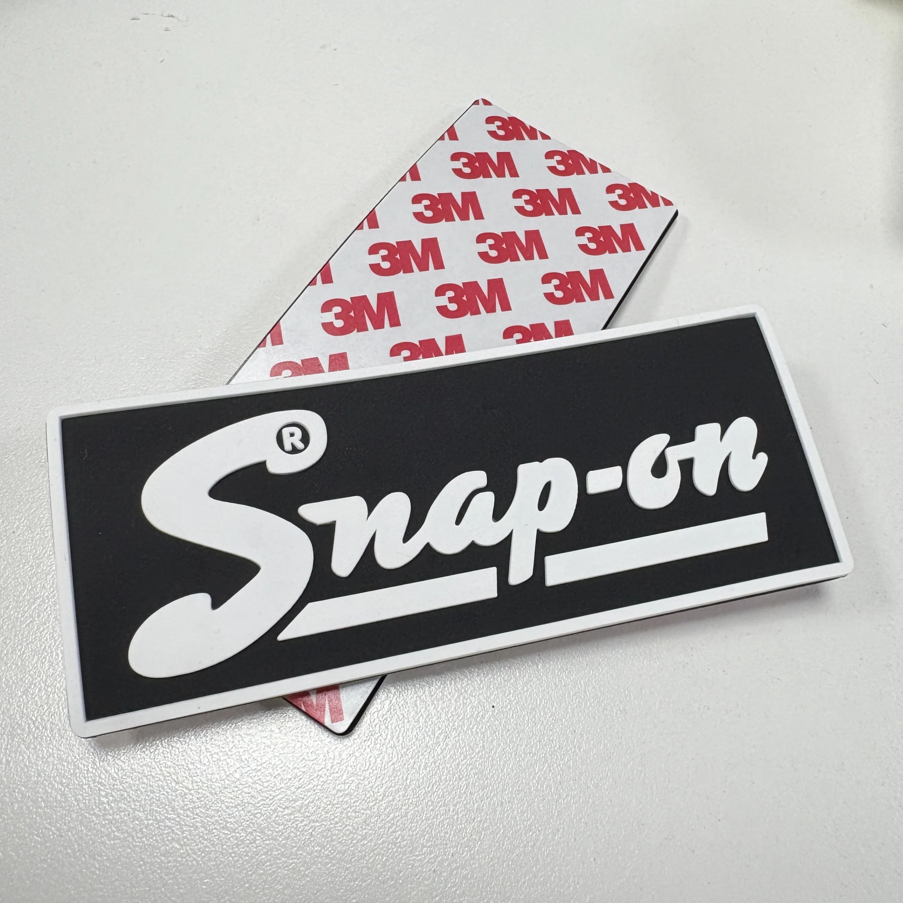 

Ящик для инструментов, значок SNAP-ON, винтажная эмблема, табличка с именем, бирка, 3D резиновый магнит (1 шт.)